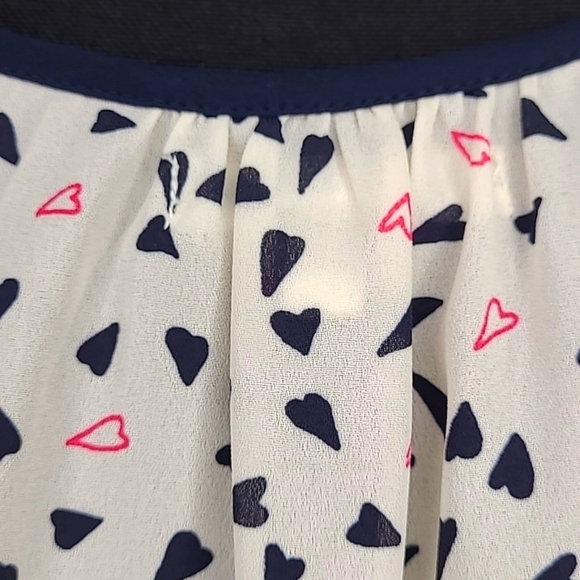 Maurices white long sleeved top with navy blue accents. Black&pink hearts. Sz. L - Picture 9 of 9